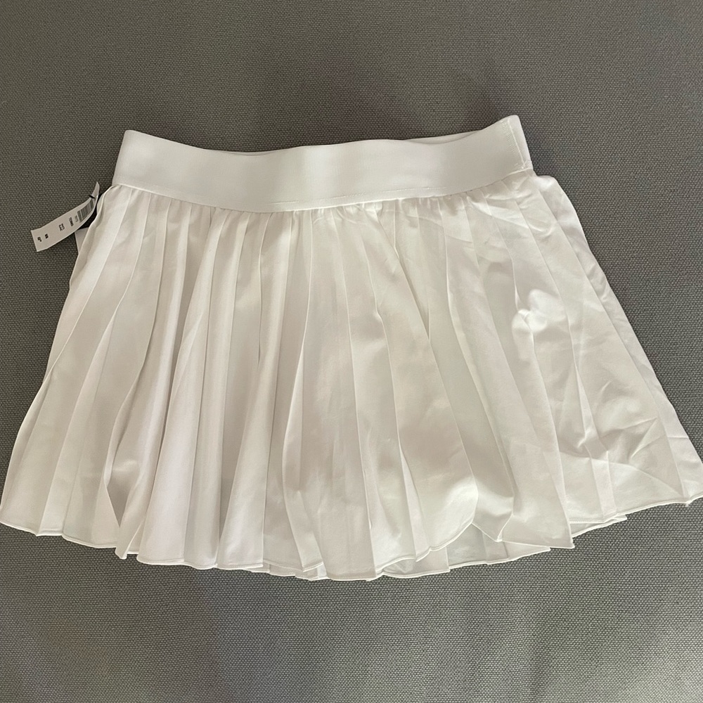 Aritzia TNA tennis skirt
